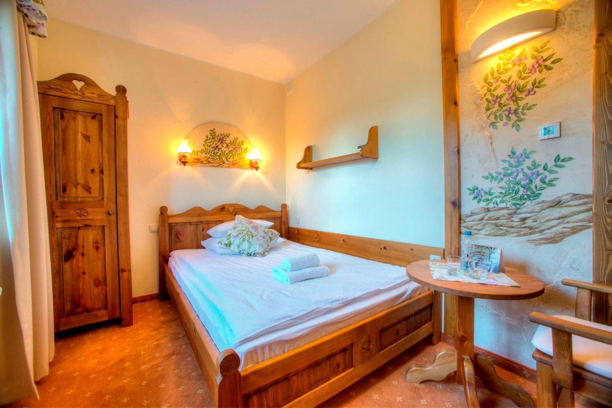Hotel Carpatia Bieszczadzki Gosciniec Wetlina Rum bild