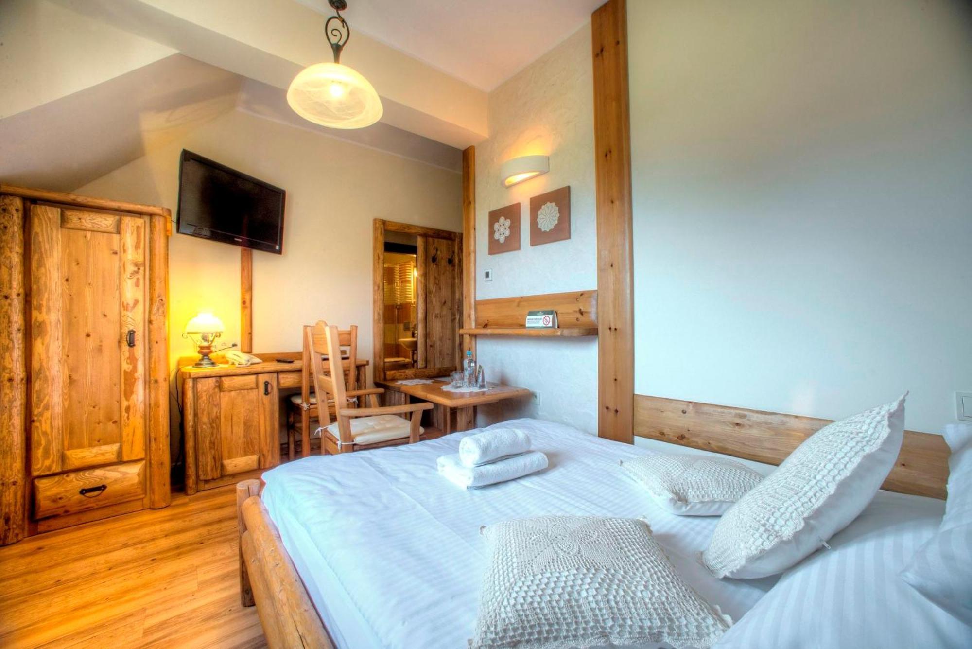 Hotel Carpatia Bieszczadzki Gosciniec Wetlina Rum bild